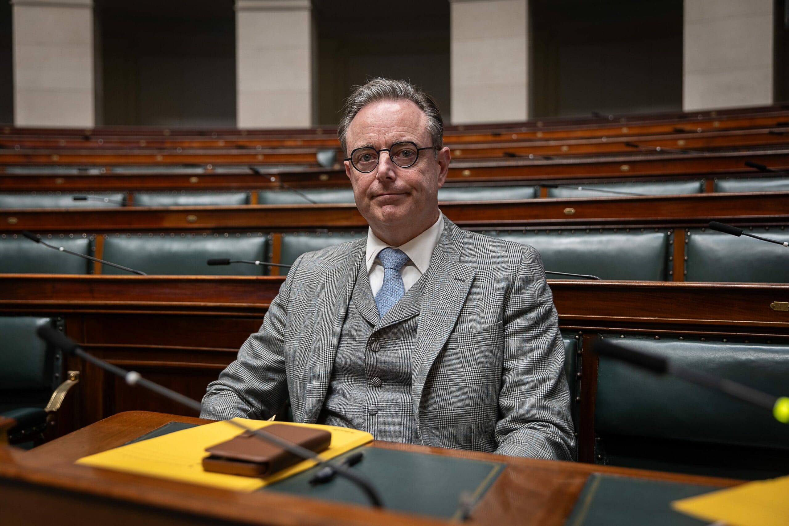 "بارت دو فيفر رئيس وزراء بلجيكا يناقش الأصول الروسية مع الاتحاد الأوروبي"