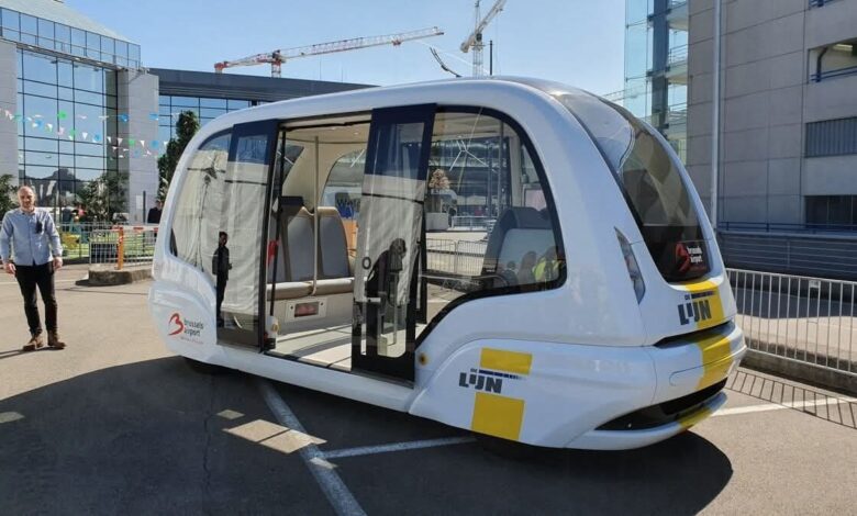 تطلق شركة De Lijn أول حافلات ذاتية القيادة في بلجيكا بمدينة لوفان ابتداءً من سبتمبر 2026، بسرعة محدودة وسعة تصل إلى 8 ركاب مع